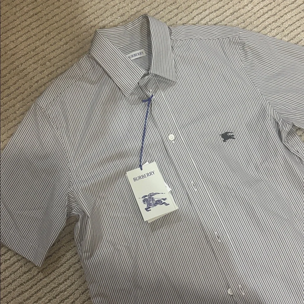 Men Burberry Polo - Picture 2 of 4
